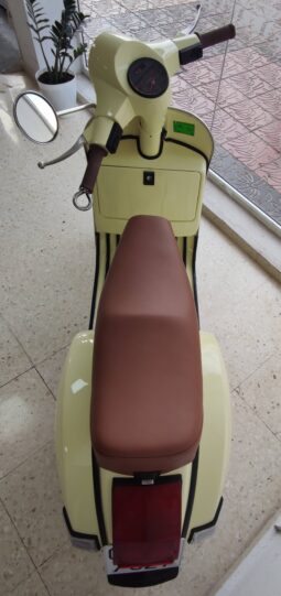 
										Vespa 200 Iris full									