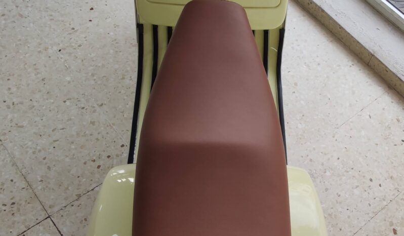 
								Vespa 200 Iris full									