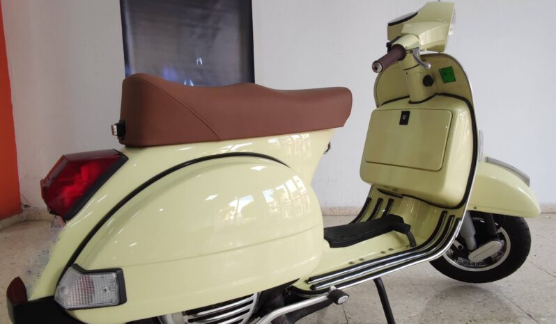 
								Vespa 200 Iris full									
