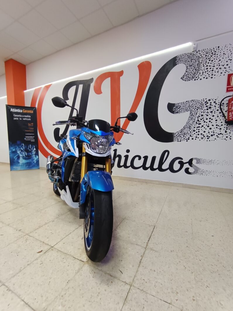 Suzuki GSR750