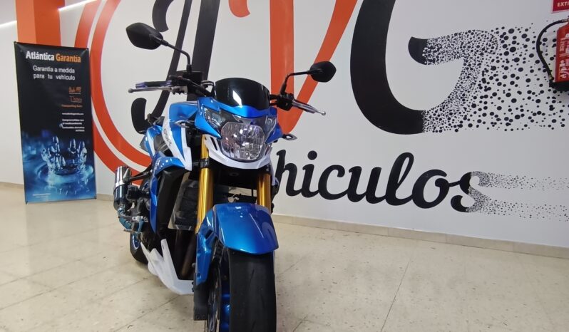 
								Suzuki GSR750 full									