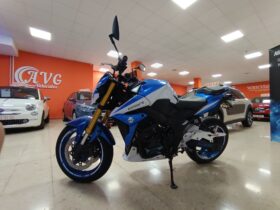 Suzuki GSR750