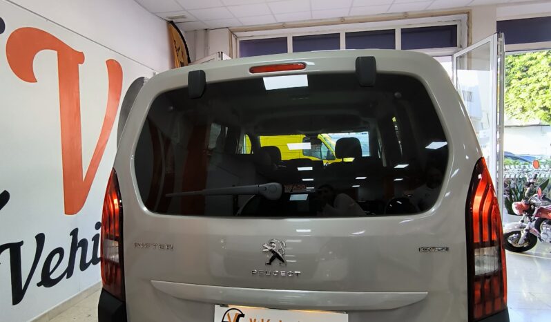 
								Peugeot Rifter 1.5 BlueHDI GT LINE full									
